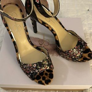 Jessica Simpson Divene platform sandal with ankle straps, floral / animal print